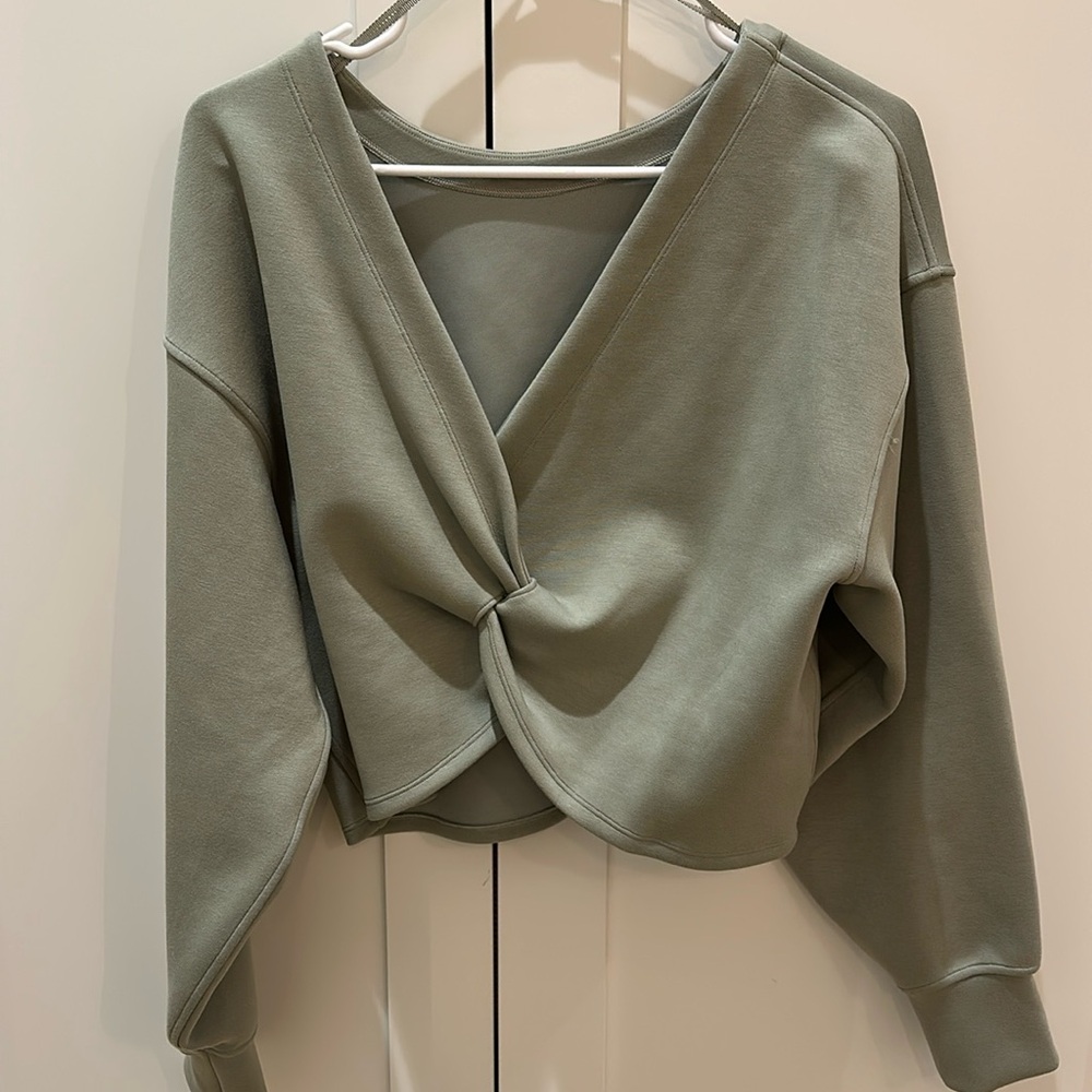 Lululemon Twist Back-to-Front Pullover